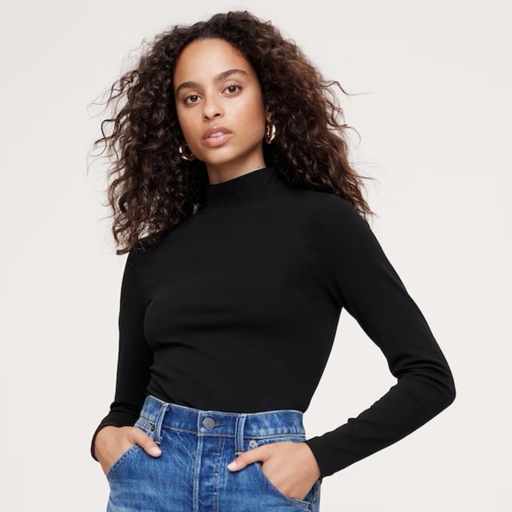 NWT! Banana Republic Black Refined Mock-Neck Top - Size XXS♠️